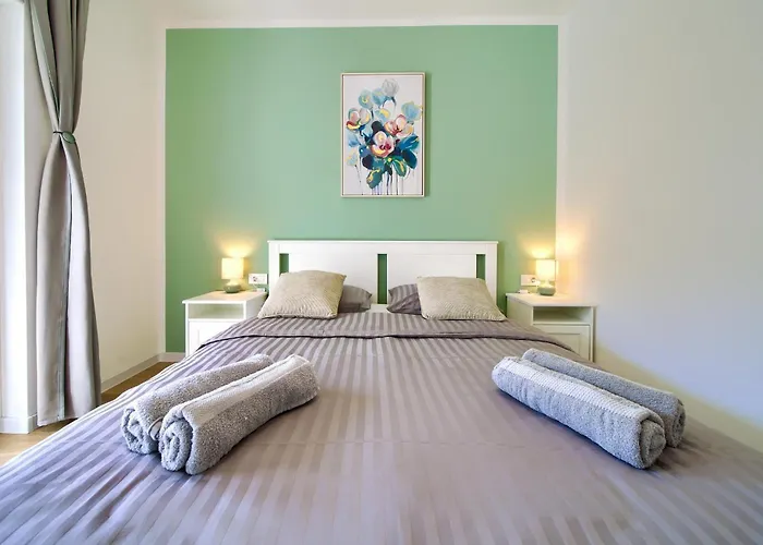 Apartment Ena & Leona *