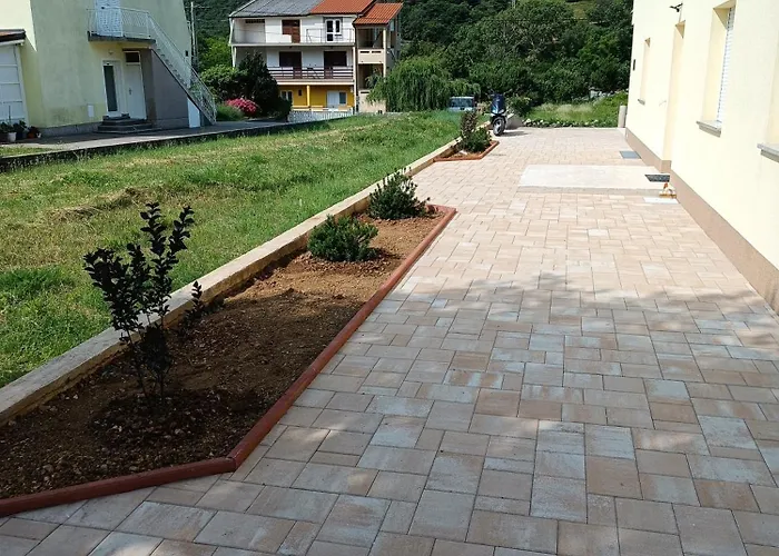 Ena & Leona Apartment